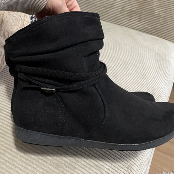 Arizona Black Booties - Picture 3 of 3